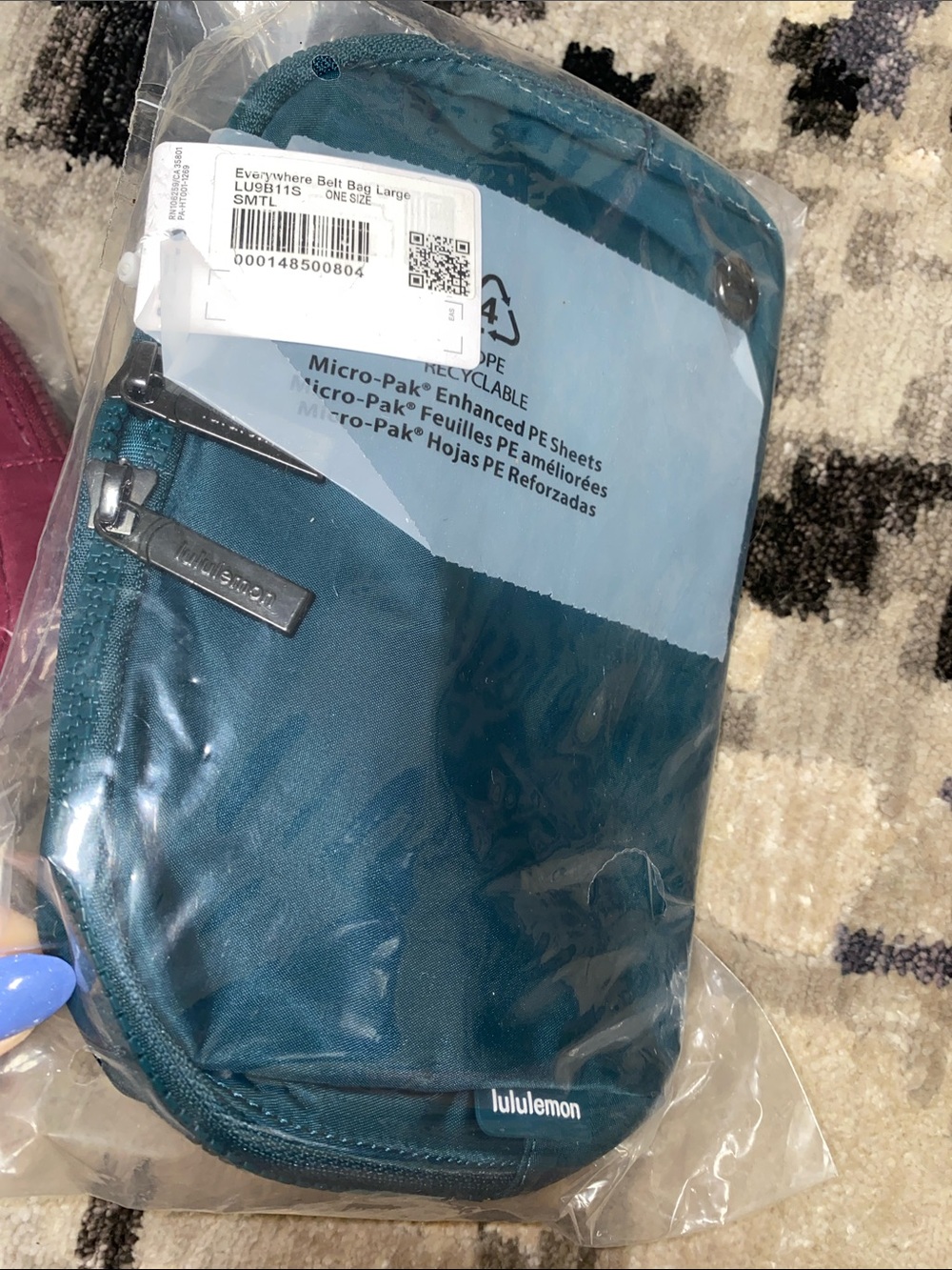 RARE Green lululemon everywhere belt bag